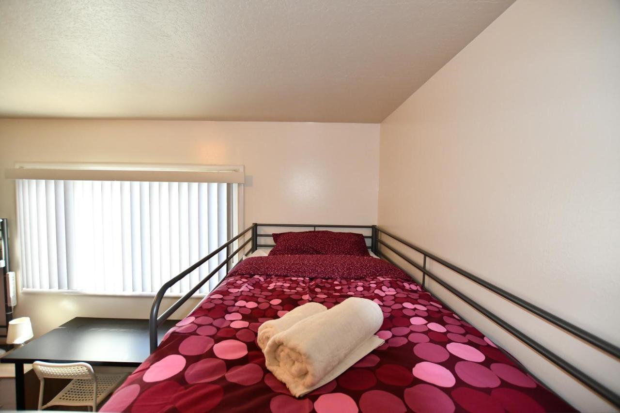 Hostel Style Shared Room Daly City Exterior photo